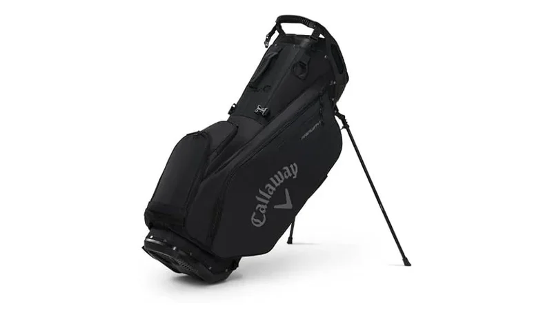 Bolsa de golf profesional en el campo